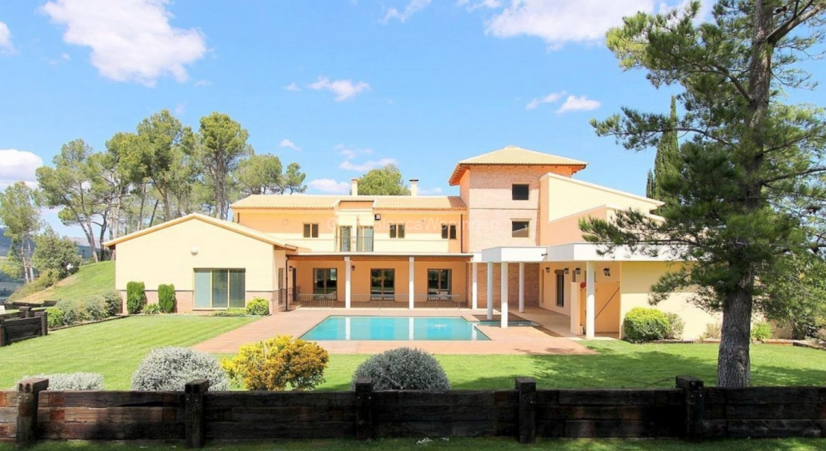 Villa for sale in Penàguila by Pinar Properties