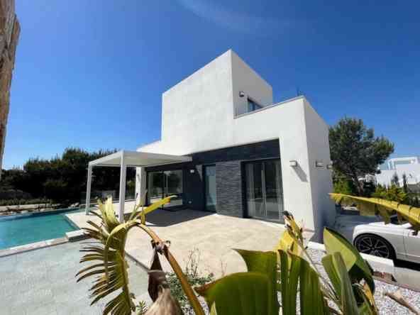 Villa for sale in Las Colinas Golf and Country Club by Pinar Properties