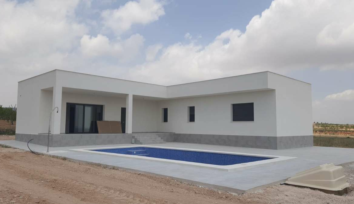 Villa for sale in Pinoso by Pinar Properties