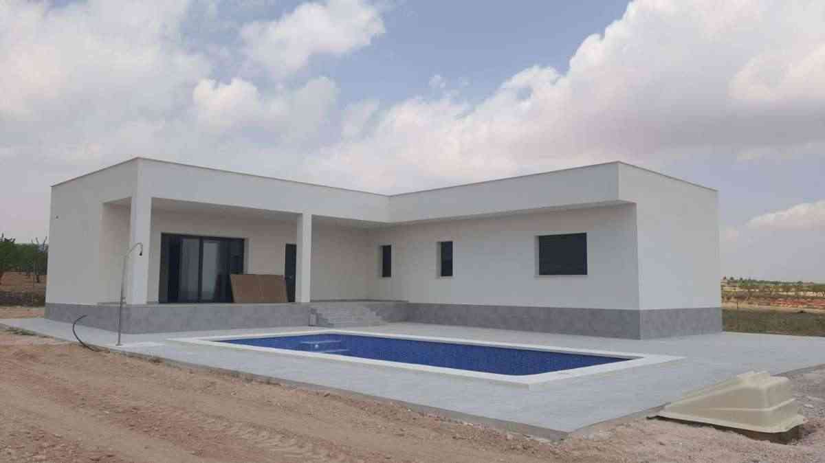 Villa for sale in Pinoso by Pinar Properties