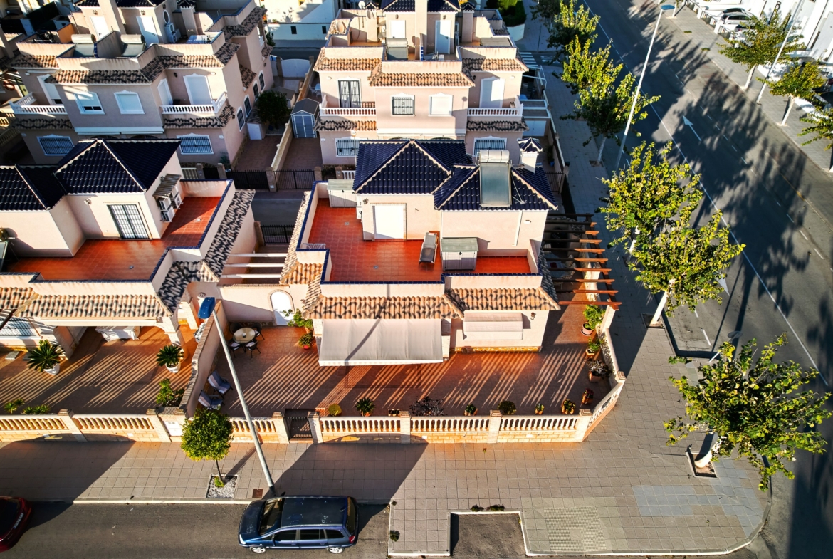villa for sale in Torre de la Horadada by Pinar Properties