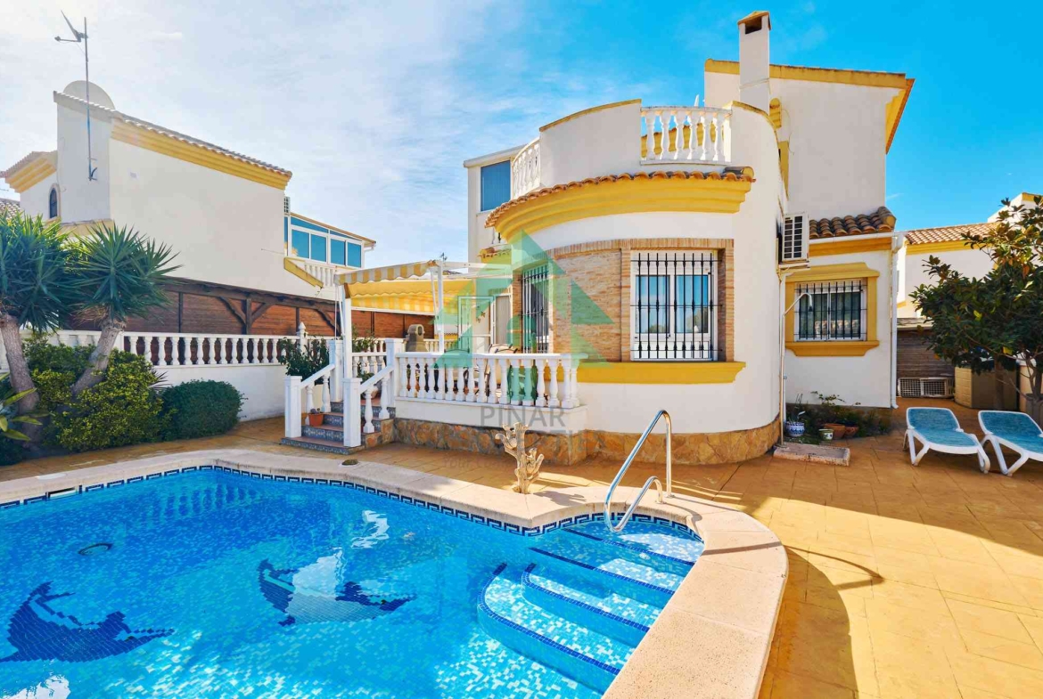 villa for sale in Pinar de Campoverde by Pinar Properties