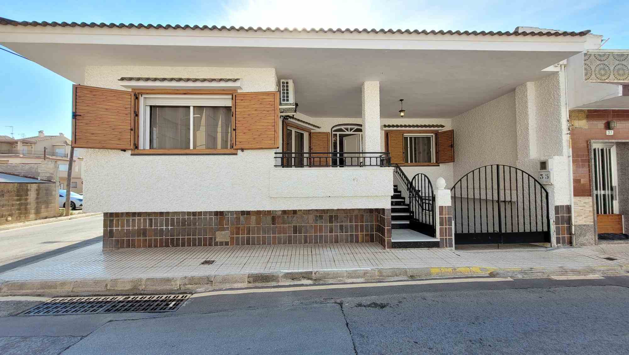 Semi-detached Villa for sale in Pilar de la Horadada by Pinar Properties